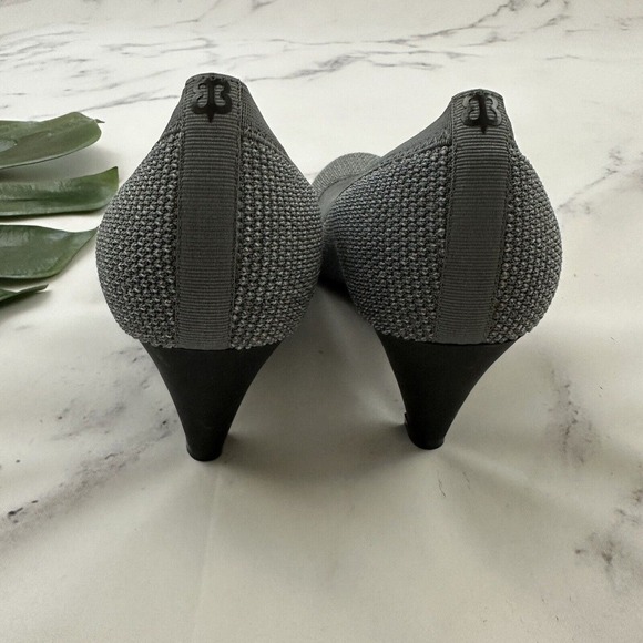 Betabrand Womens Late to the Gate Pumps Heels Size 8 Blue Gray Knit Round Toe - Picture 5 of 7